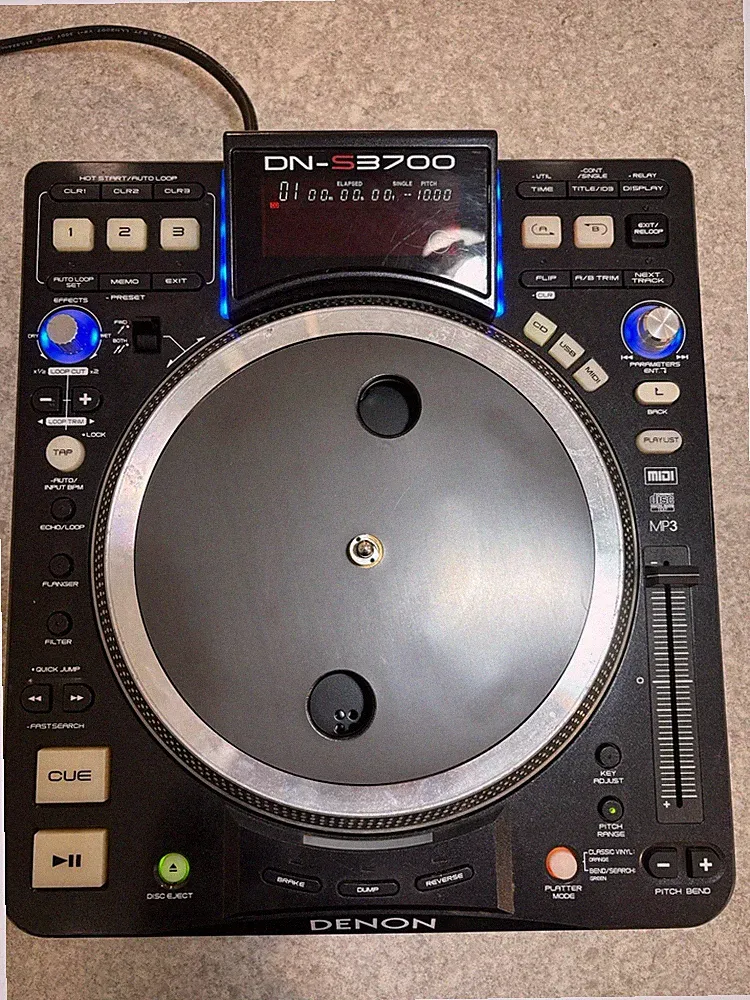 Denon DN-S3700 Professional DJ CD USB Media Player Powers On FOR PARTS READ