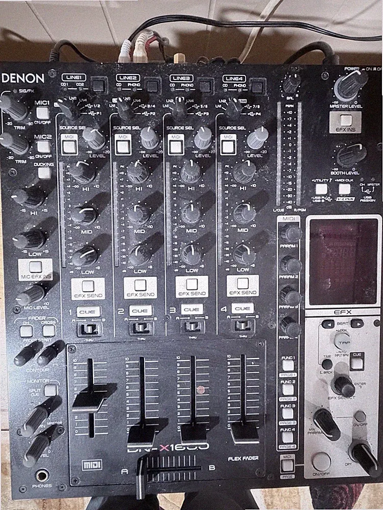 Denon DN-X1600 4-Channel Digital DJ Mixer MIDI 3-Band EQ Filter Black/Silver