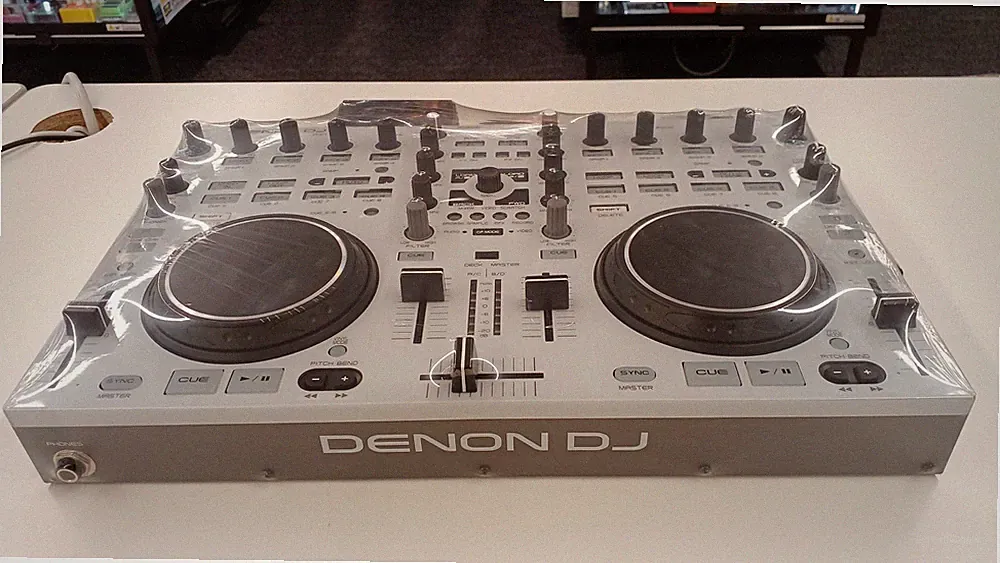 Denon MC3000 White DJ Controller 4 Deck MIDI USB Mixer Traktor Virtual DJ Tested