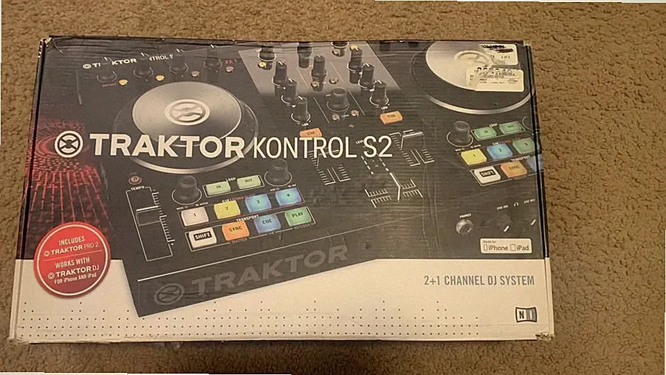 DJ Controller - Traktor Kontrol S2 - Native Instrument