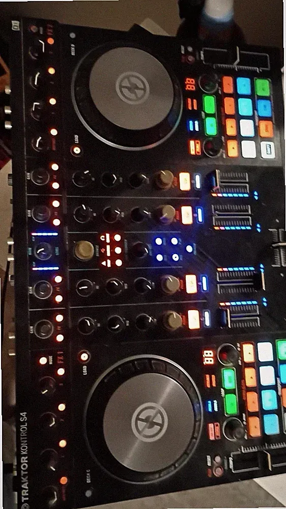 DJ Music Mixer