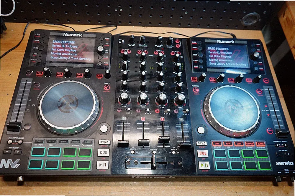 (E) Numark NV II 4-Deck Serato DJ Controller Dual Displays Controller Only