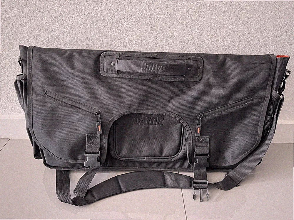 Gator G-CLUB CONTROL 25 - DJ Bag for 25" Controller w/ shoulder strap & pockets