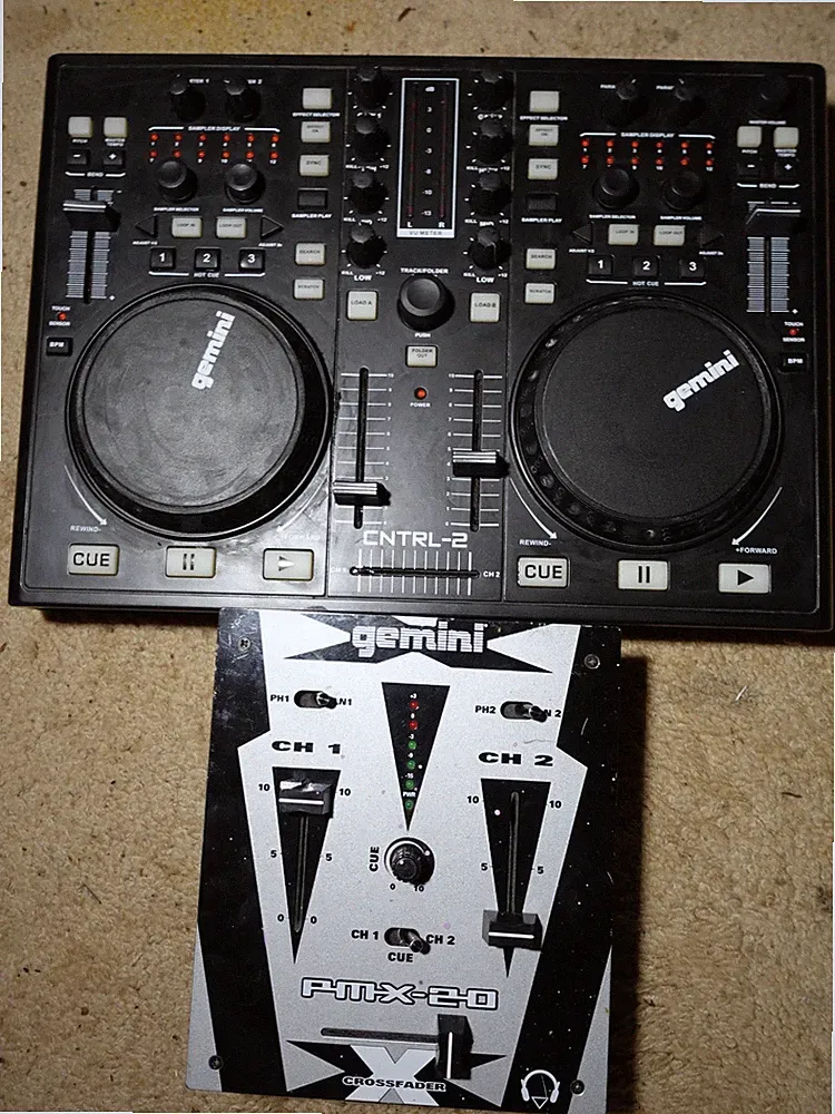 Gemini CNTRL-2 USB MIDI DJ Controller & Gemini PMX-20