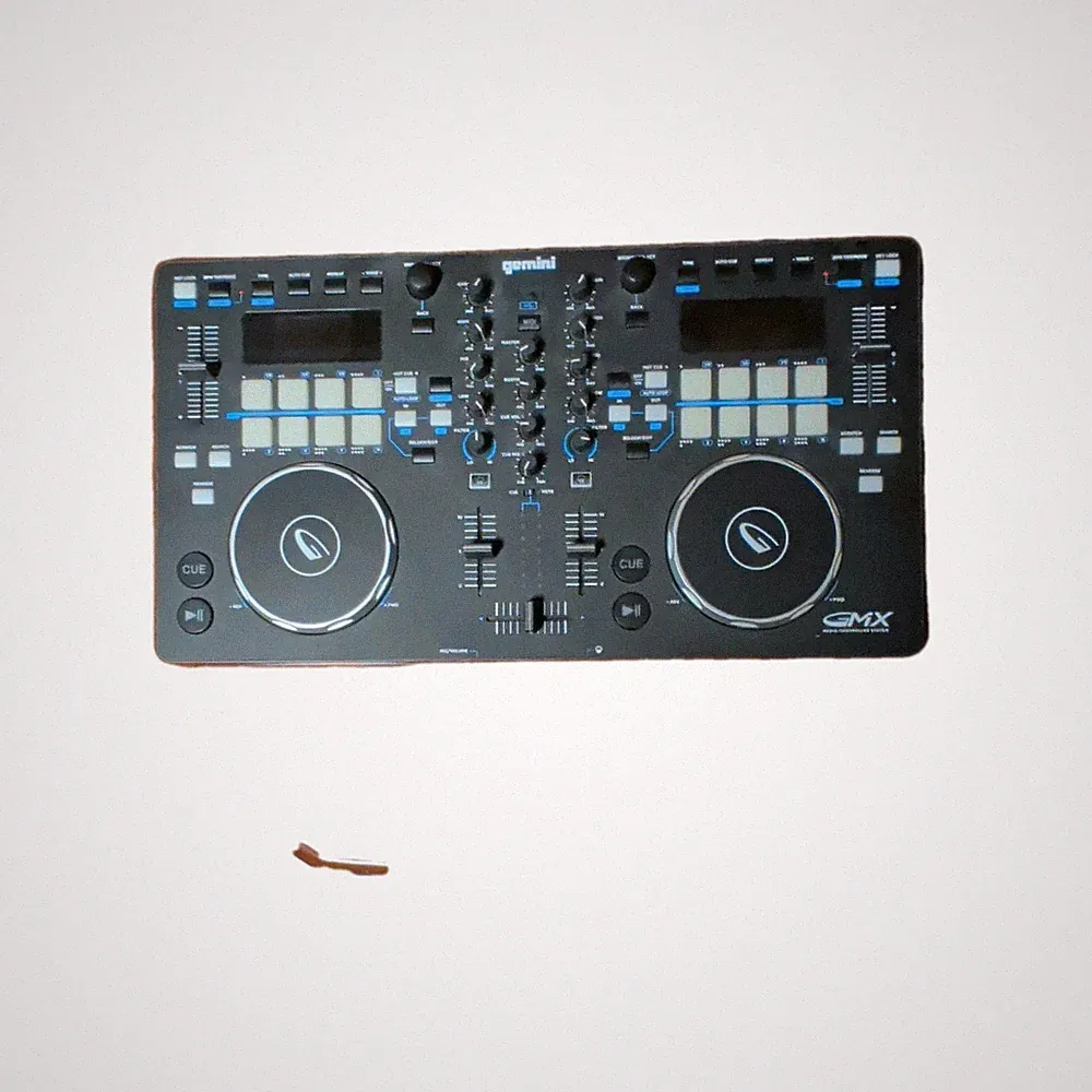 Gemini Double Deck DJ Controller 16 Pads USB, Built-in Sound Card, Black