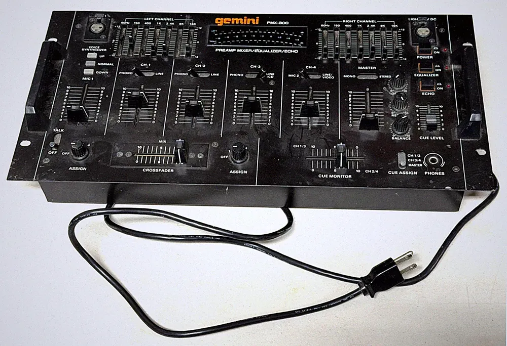 Gemini PMX-300 Pre-Amp/Mixer/Equalizer/Echo DJ Audio Console Sound Board
