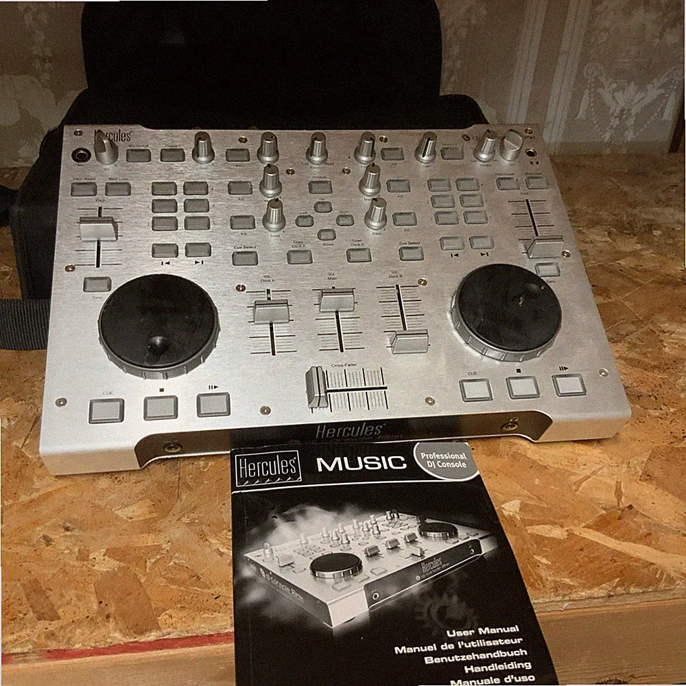 Hercules Dj Console Rmx Dj Controller 4-in/4-out Audio - Silver
