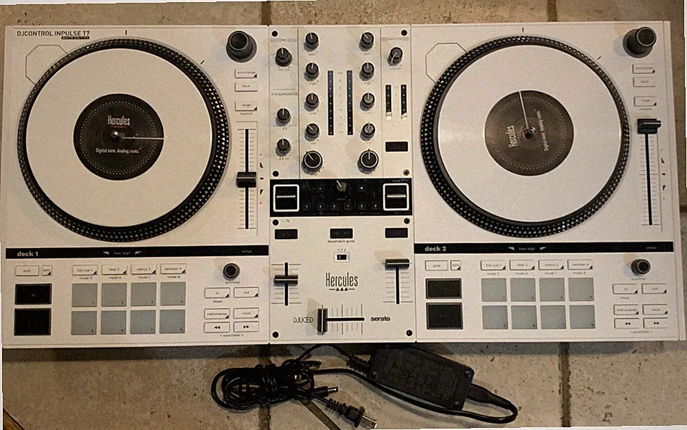 Hercules DJ Control Inpulse T7 (White) - 2-Channel DJ Controller