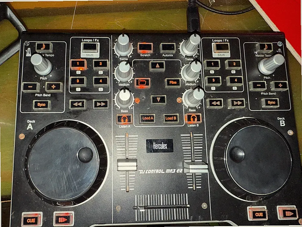 Hercules DJ Control MP3 E2 DJ USB Powered Controller - Tested Works