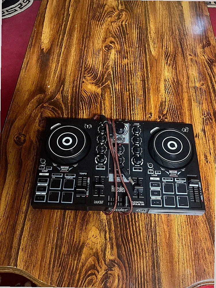 Hercules DJ Controller Impulse 200