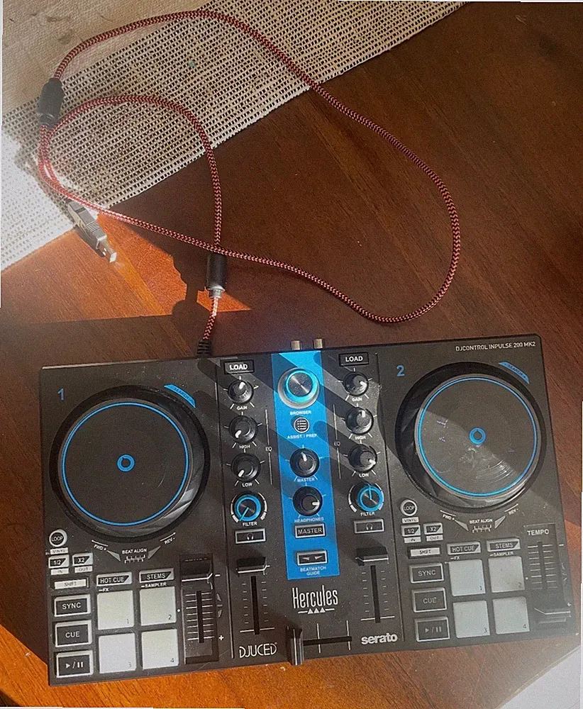 Hercules DJ Starter Kit