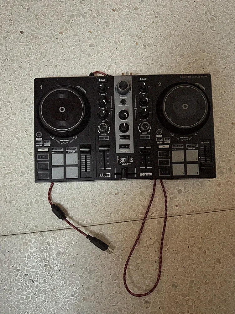 Hercules DJControl Inpulse 200 MK2 2-Channel DJUCED Serato Lite DJ Controller