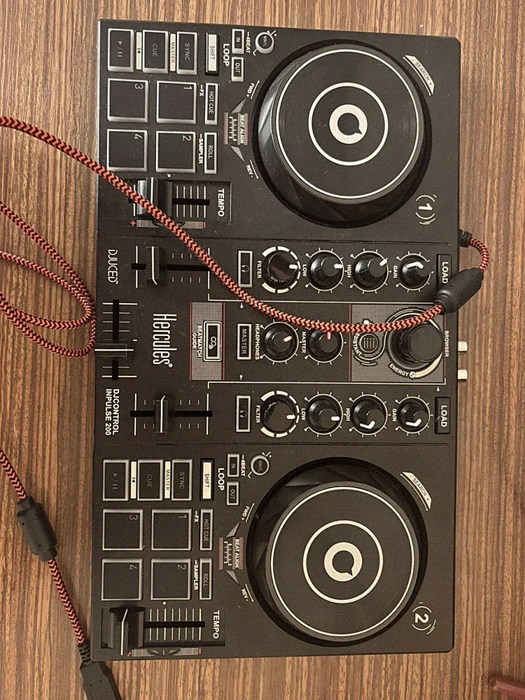 Hercules DJControl Inpulse 200 MK2 - Portable 2-Channel DJ Controller Open box