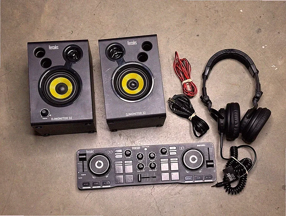 Hercules DJControl Starlight Starter DJ Controller Set w Monitor 32 & Headphones