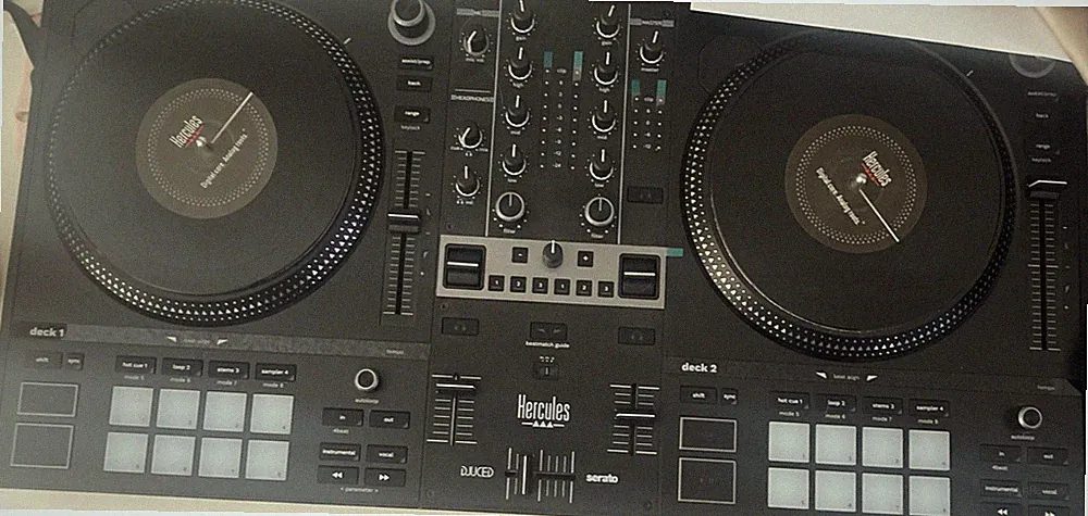 🔥 Hercules INPULSE T7 Motorized DJ Controller w/ BOX - BARELY USED 🔥