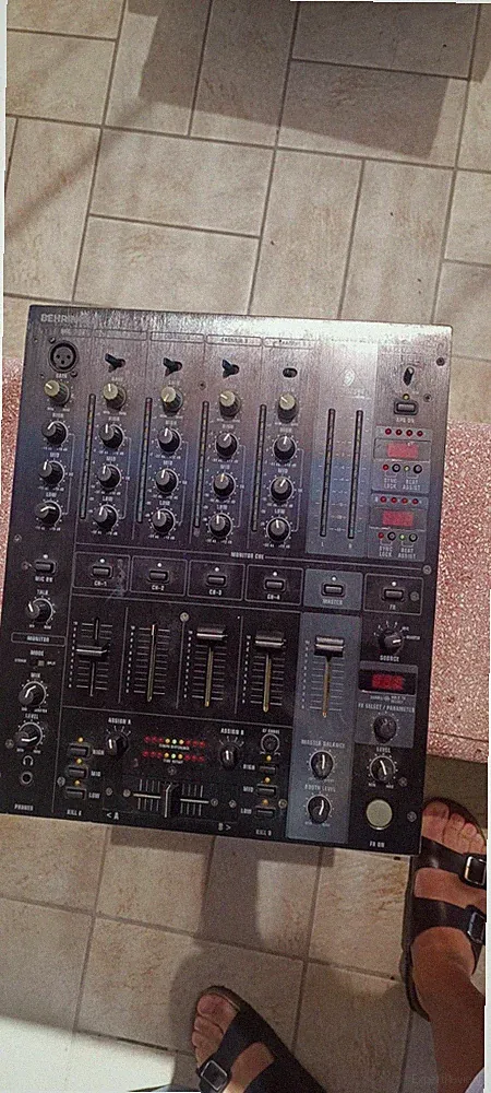 Mixer da dj behringer