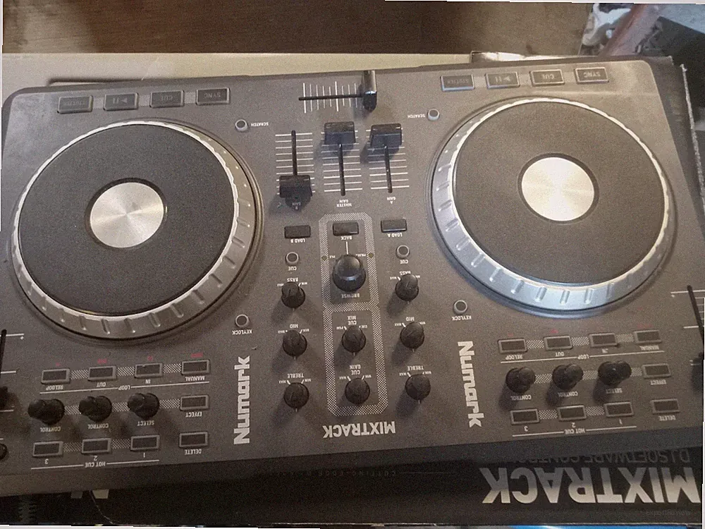 Mixtrack DJ Software Controller