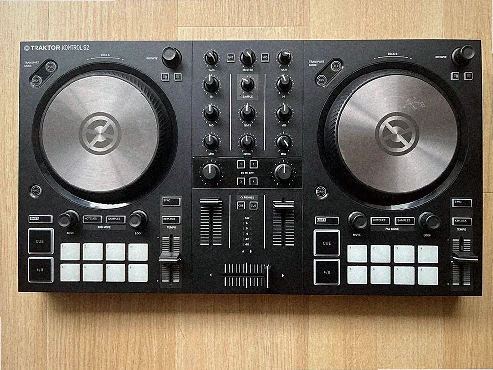 NATIVE INSTRUMENTS S2 MK3 2 Deck DJ Controller TRAKTOR KONTROL Music Audio Pro