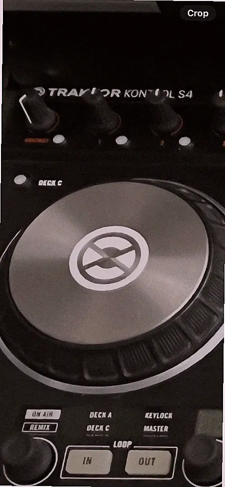 Native instruments Tractor Kontrol S4 dj controller excellent conditio.