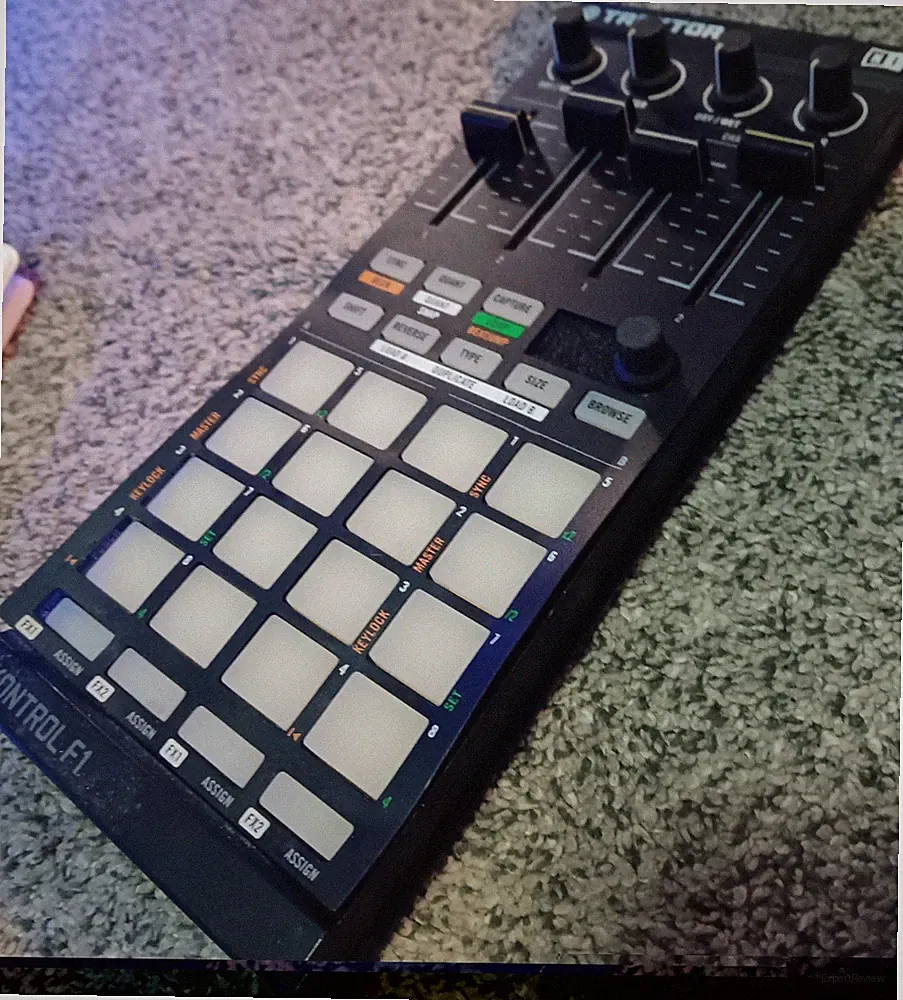 Native Instruments Traktor Kontrol F1