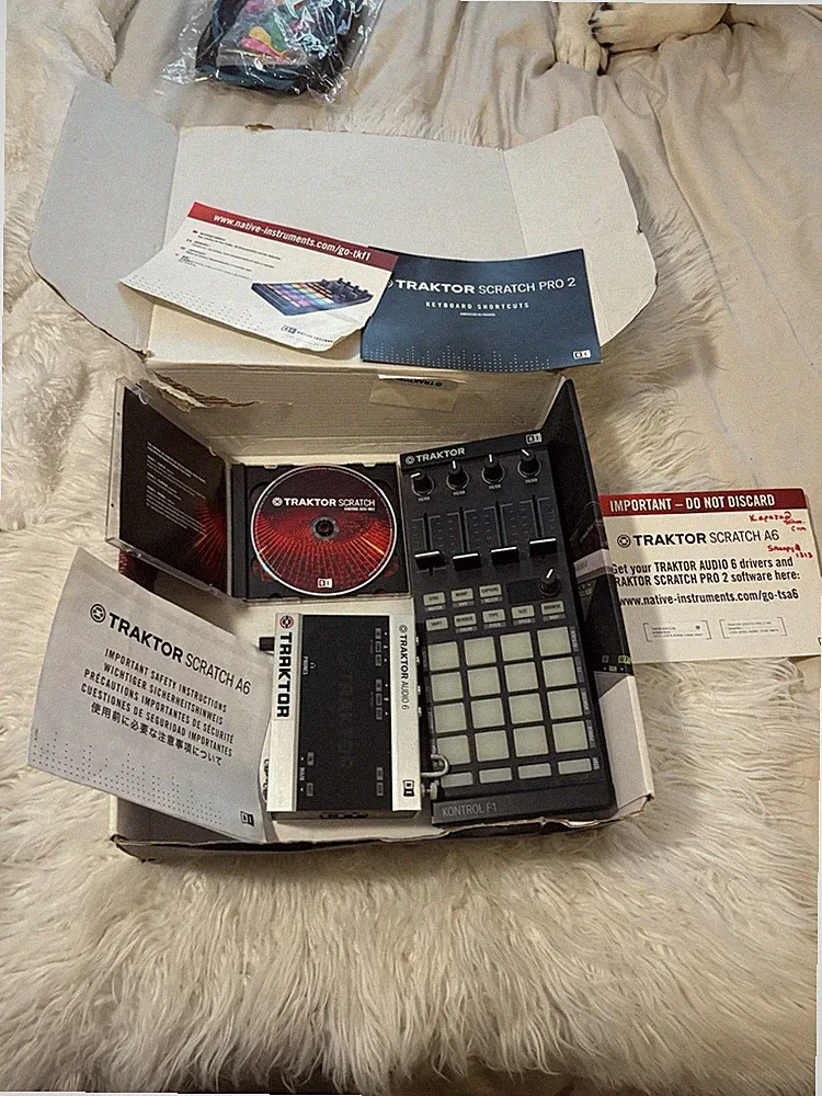 Native Instruments TRAKTOR KONTROL F1 DJ Controller Remix Re-edit Tracks Audio 6