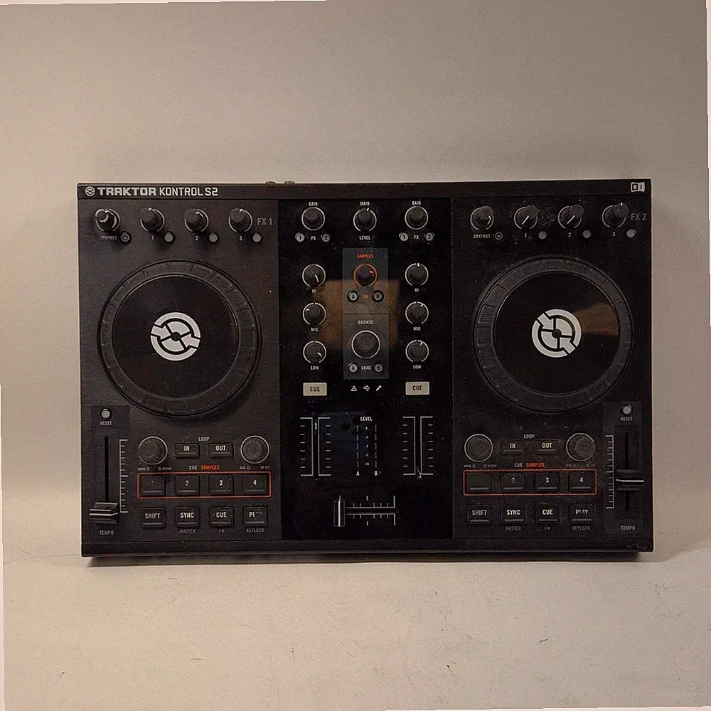 Native Instruments Traktor Kontrol S2 2-channel DJ controller