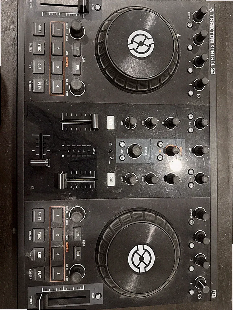 Native Instruments Traktor Kontrol S2 MK2 2-Channel DJ Controller Mixer w/ USB