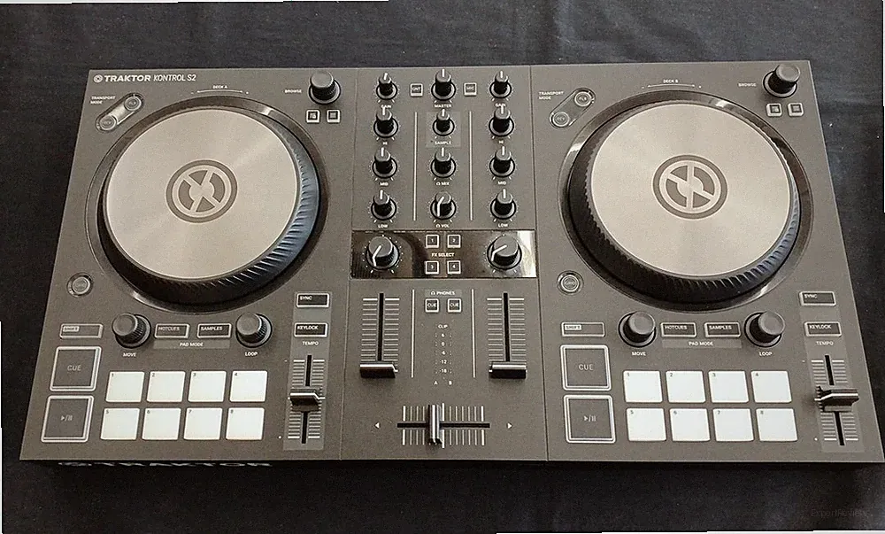 Native Instruments TRAKTOR KONTROL S2 MK3 DJ Controller Pro DJ Gear USB