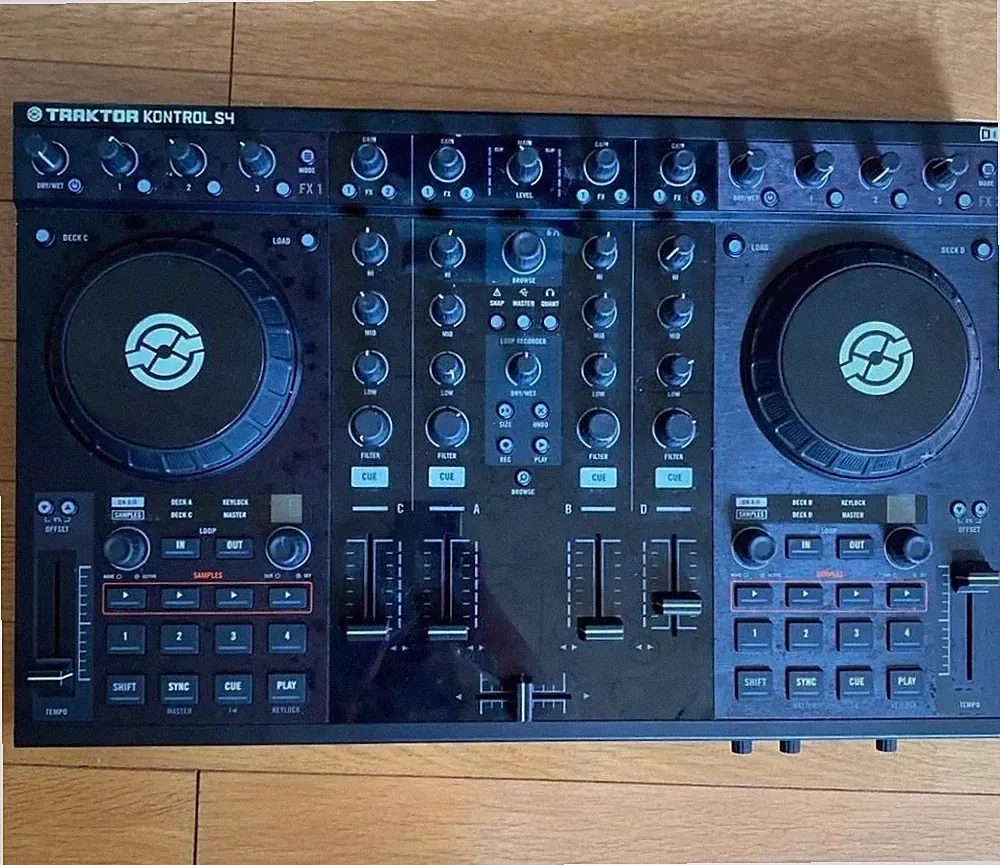Native Instruments Traktor Kontrol S4 4-Channel DJ Controller Mixer Audio Junk