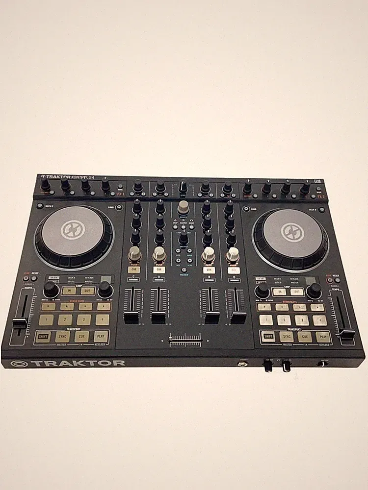 NATIVE INSTRUMENTS TRAKTOR KONTROL S4 MK2 DJ EQUIPMENT Used
