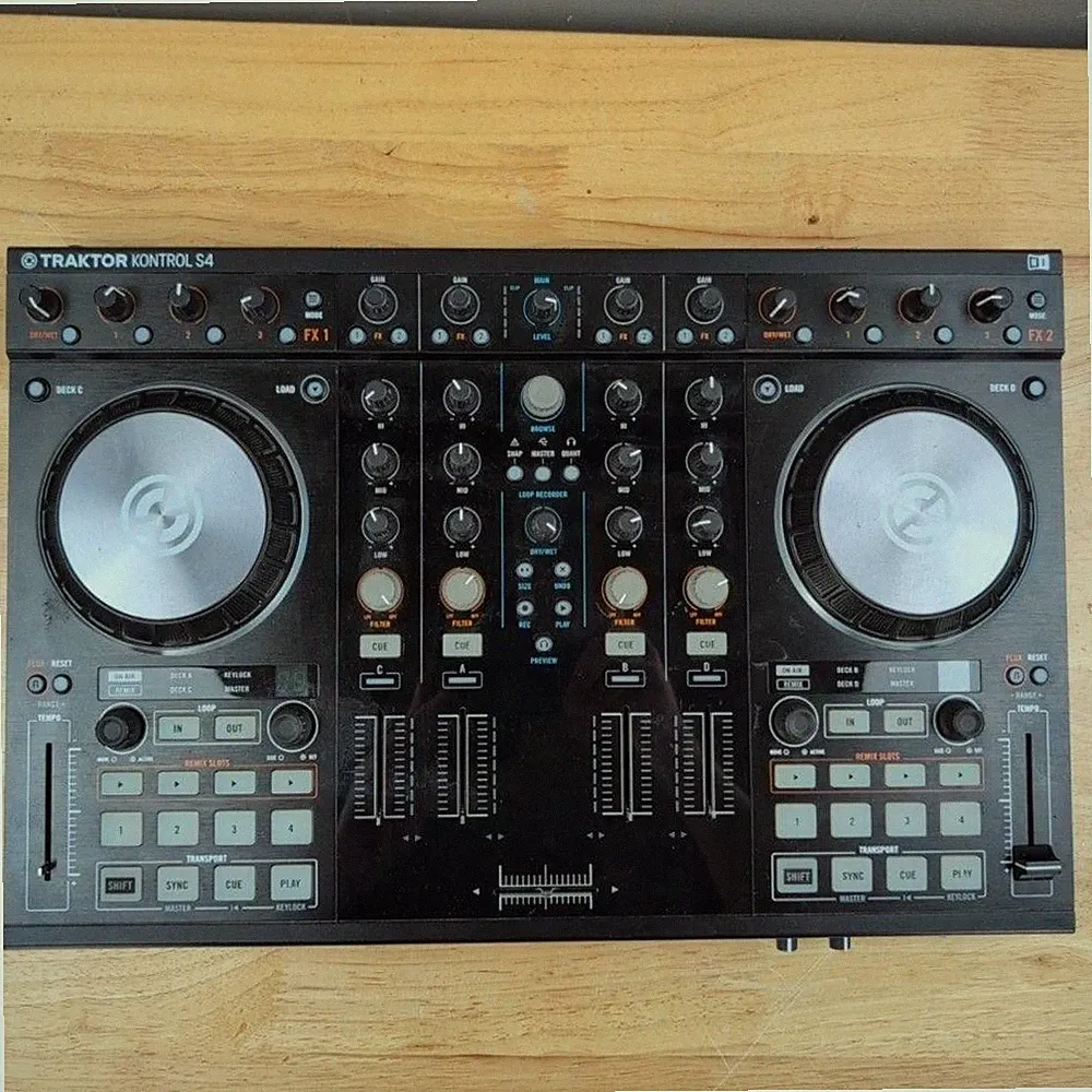 Native Instruments Traktor Kontrol S4 MK2 Quad Deck DJ Controller Pro Audio