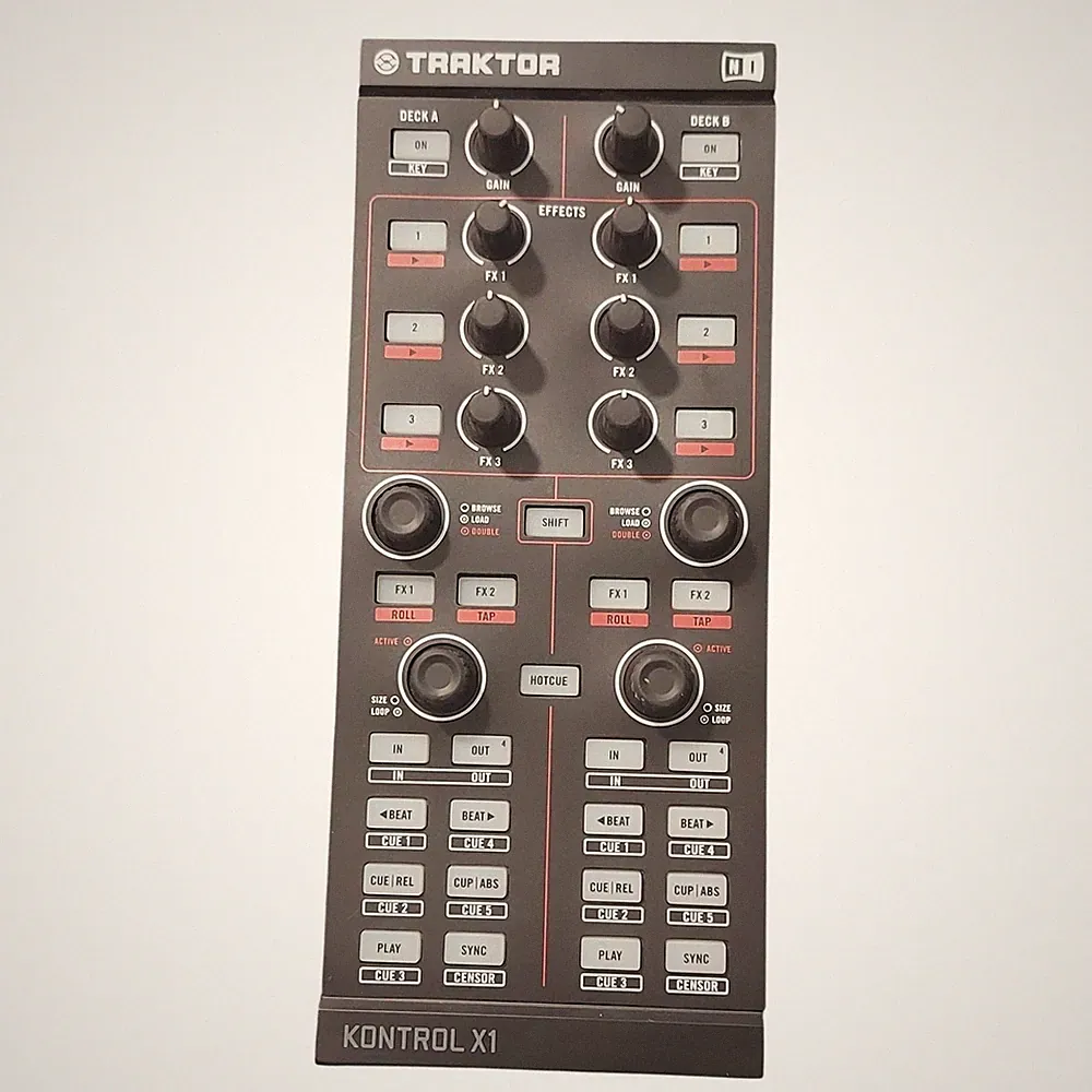 Native Instruments TRAKTOR KONTROL X1 DJ Controller Mixer Effector Looper