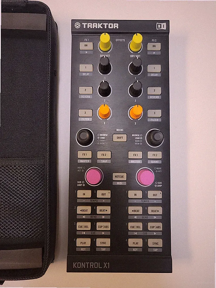 Native Instruments Traktor Kontrol X1 DJ Controller w/ Carry Bag - Free Shipping