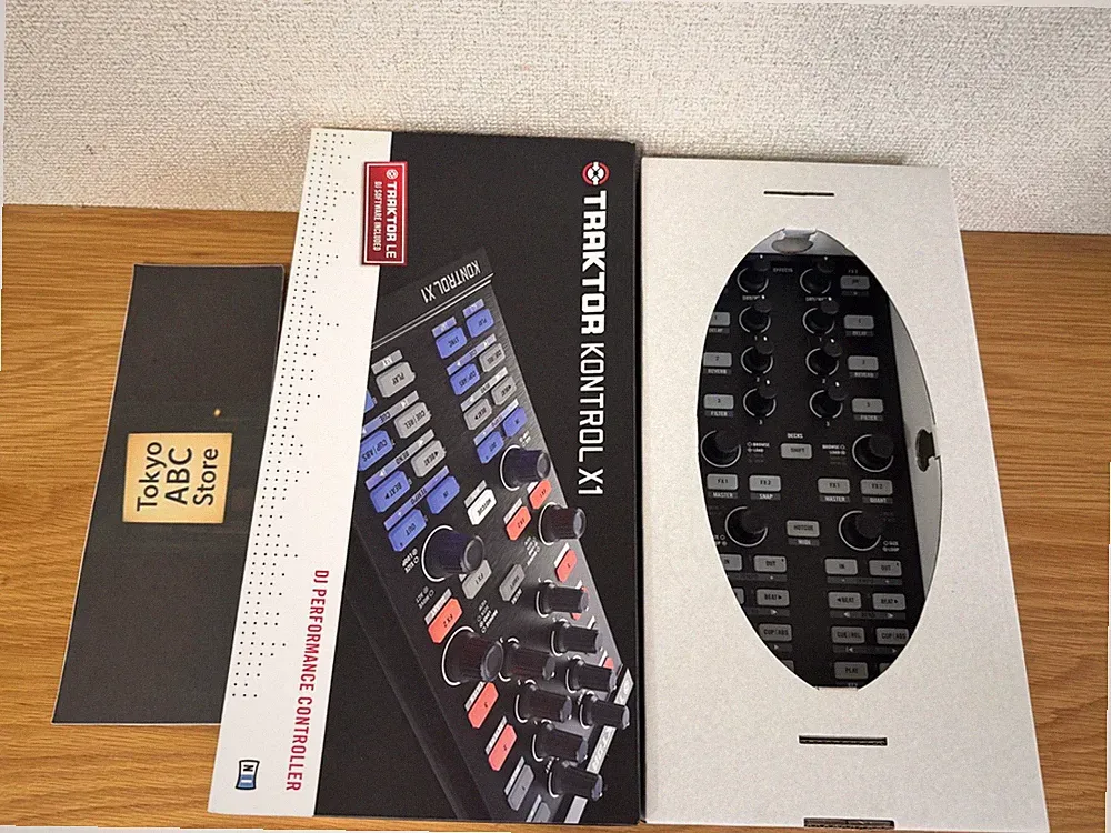 Native Instruments TRAKTOR KONTROL X1 DJ Controller w/ Original Box From Japan
