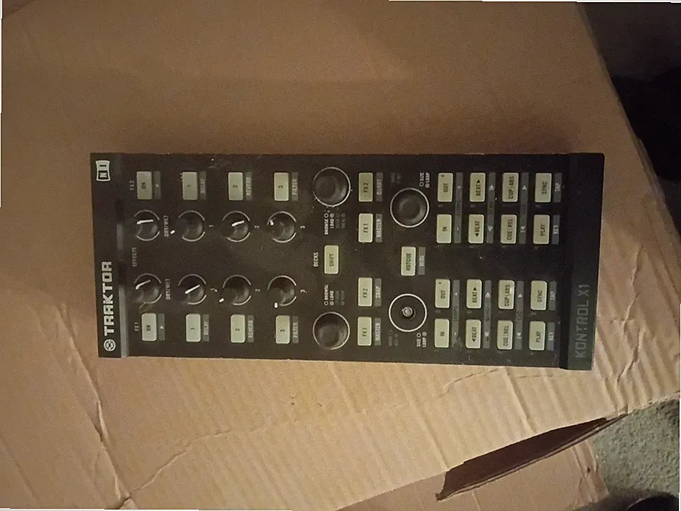 Native Instruments Traktor Kontrol X1 MK1