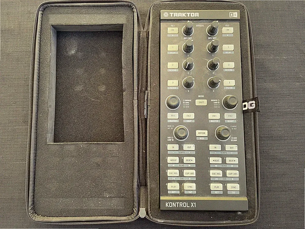 Native Instruments Traktor Kontrol X1 MK1 DJ Controller w/ Protective Case