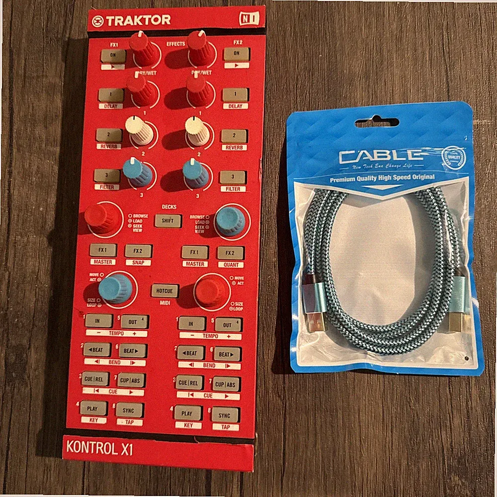 Native Instruments TRAKTOR Kontrol X1 MK2 DJ Controller