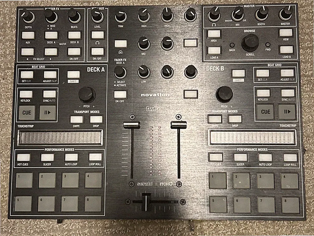 Novation Twitch Serato Itch Dj Controler
