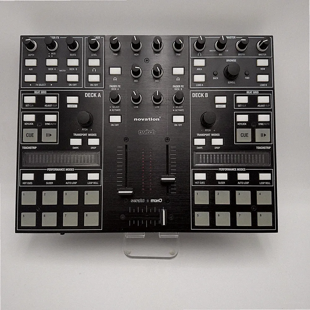 Novation Twitch Serato Itch Dj Controler Powers Up, Nice Condition