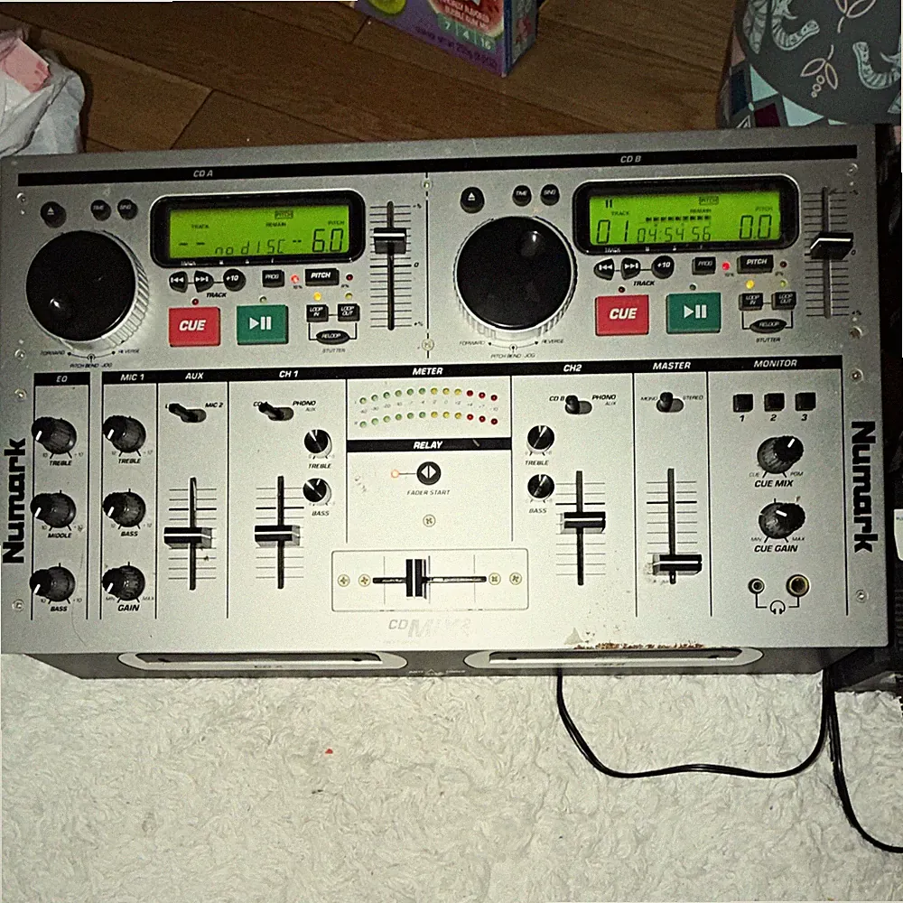 Numark CD MIX-2 2-Channel DJ Mixer Dual CD Anti-Shock Silver tested/works