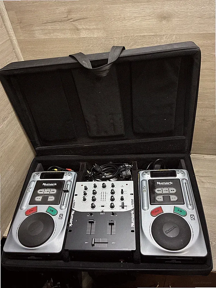NUMARK DJ MIXER EQUIPMENT W (2) Axis CD Players & Hardcase (See Desc)