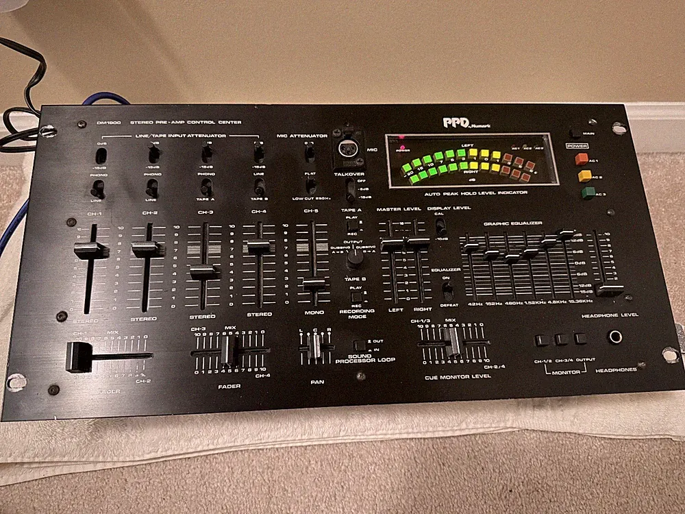 Numark DM-1900 19" 19 inch DJ Disk Jockey Mixer Vintage Rare