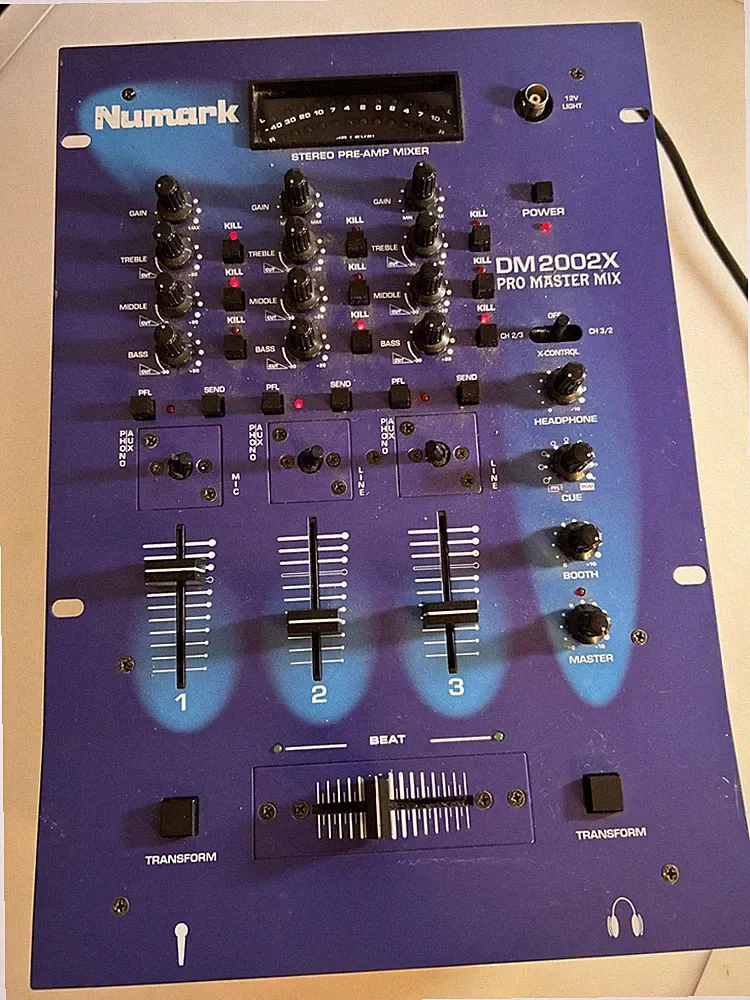 NUMARK DM 2002X Pro Master Mix DJ Mixer 3 Channels Untested Powers Up bbx5