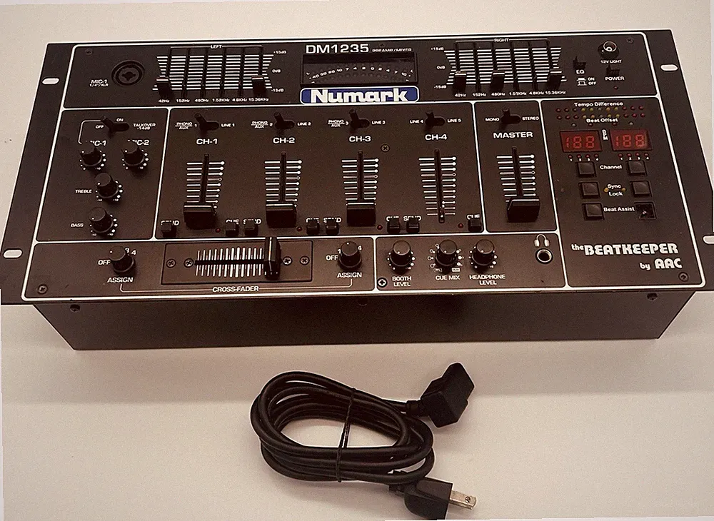 Numark DM1235 DJ PreAmp/Mixer 5-channel Beatkeeper by AAC DM 1235