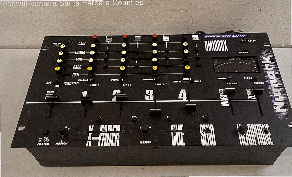 Numark DJ Mixer