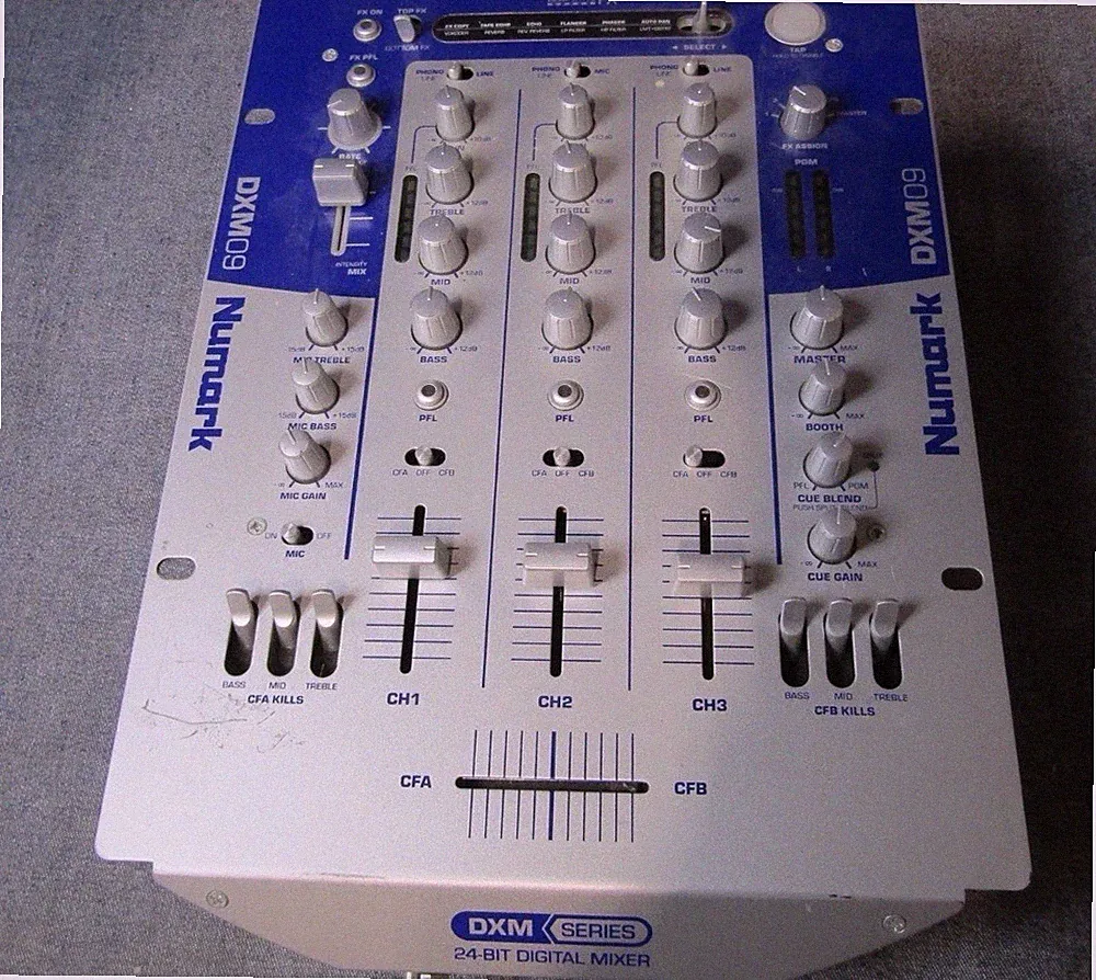 Numark DXM09 3-Channel 24-bit digital DJ Mixer + original power supply