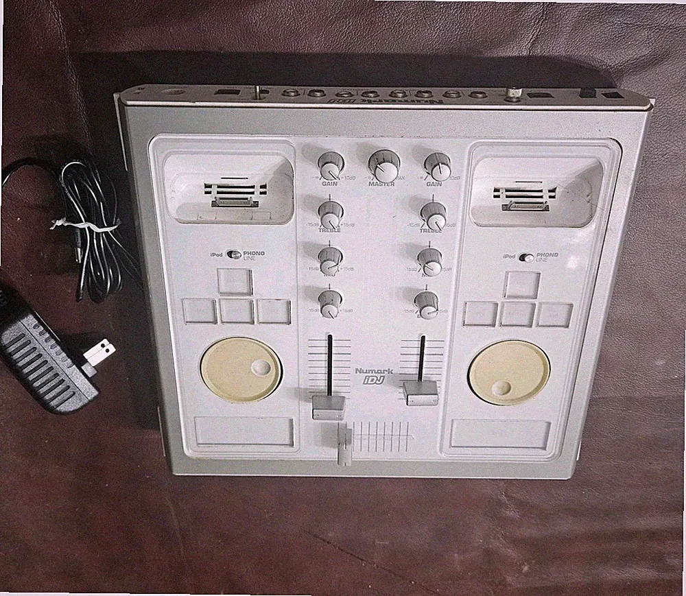 Numark iDJ Dual Deck iPod DJ Mixing Console Controller W/ Adaptor Works