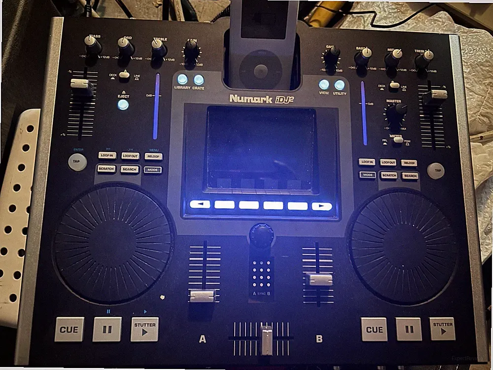 Numark iDJ2 DJ Mixing Console Compatible with iPod Mobile DJ System - TESTED