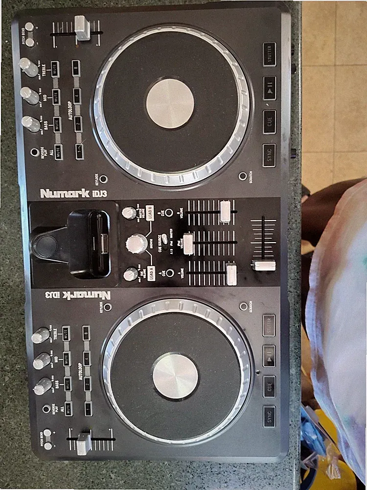 NUMARK iDJ3 DJ Controller, No PSU/Cords