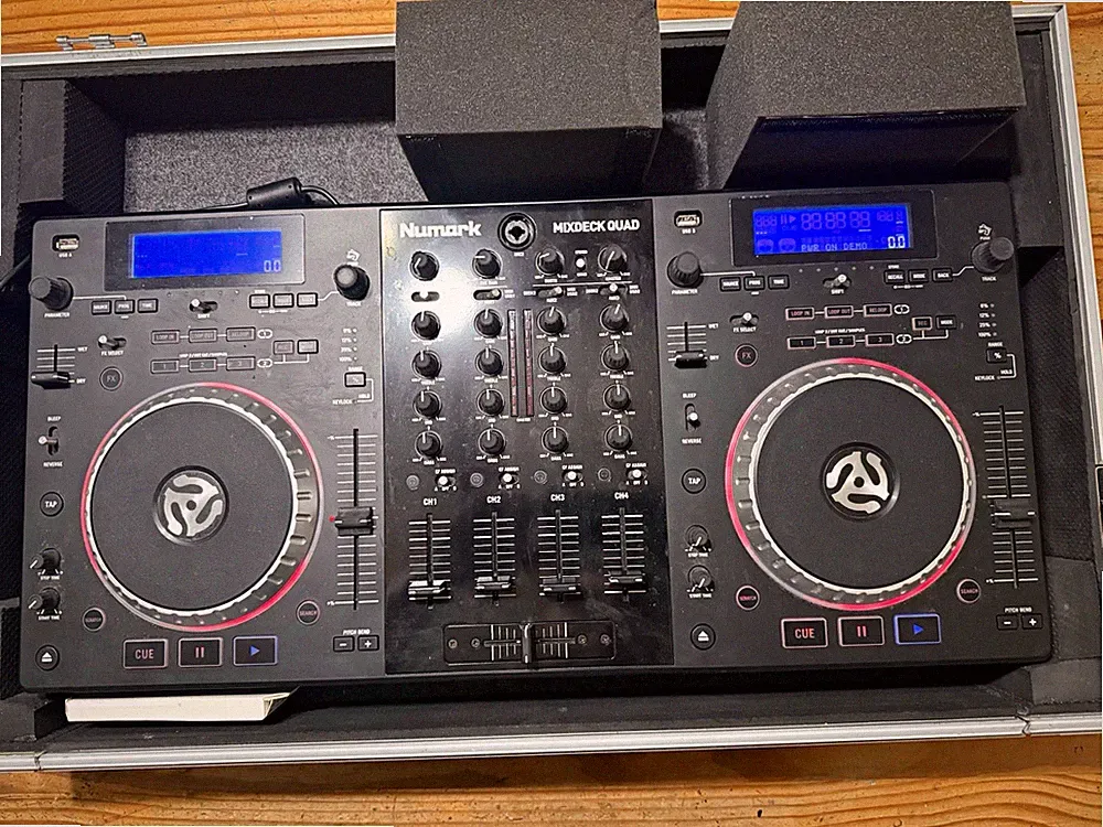 Numark Mixdeck Quad 4-Channel Quad Deck DJ Controller w/ CD Players Mixer FX